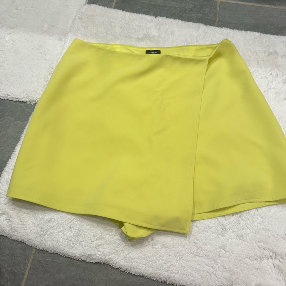 Express Skort NWT